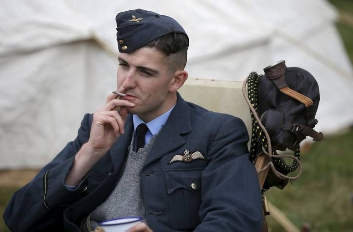 Decenas de aeronaves de la II Guerra Mundial sobrevolaron hoy el sureste de Inglaterra para conmemorar el 75 aniversario de la jornada más intensa en los combates de la larga batalla aérea que libraron en 1940 la Fuerza Aérea Británica (RAF) y la Luf