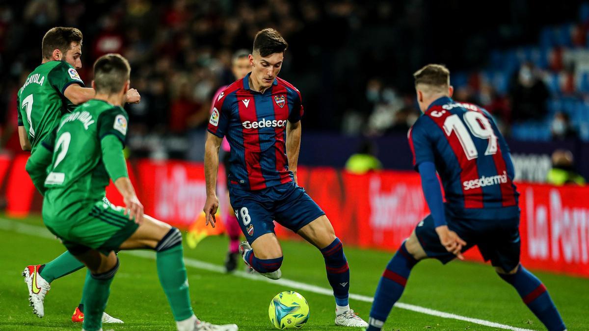 Un momento del Levante-Osasuna.