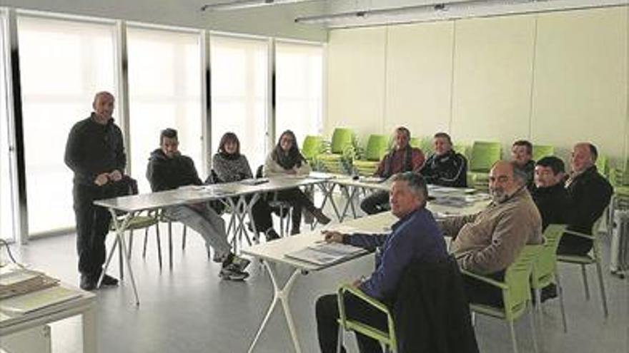 La diputación da un curso de injerto y poda de árboles a operarios municipales