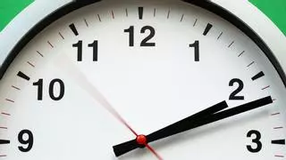 Se acaba lo de cambiar la hora en marzo: esto ha dicho el BOE y la Unión Europea al respecto
