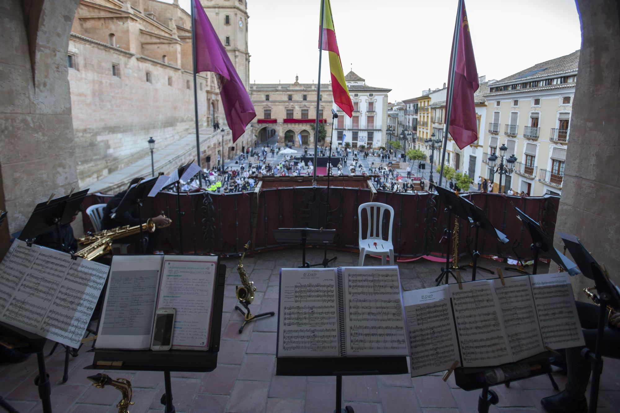 Lorca honra la memoria de las nueve víctimas de los terremotos con un emotivo memorial