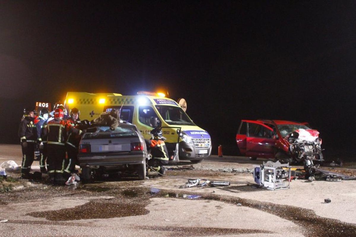 Tres vecinos de Muelas fallecen en un accidente de tráfico en la N-122