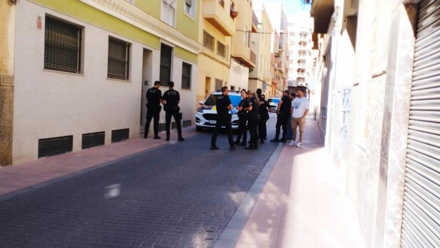 La Policía logra desokupar a dos mujeres de un piso en el centro de Elche