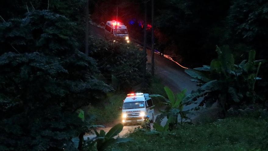 Rescatats quatre nens més del grup atrapat en una cova de Tailàndia