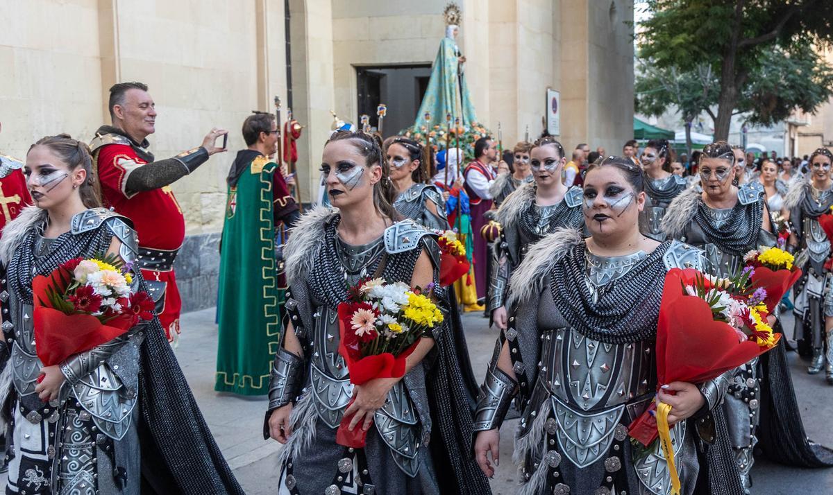 Los Moros y Cristianos honran a la Patrona de Elche Los Moros y Cristianos honran a la Patrona de Elche