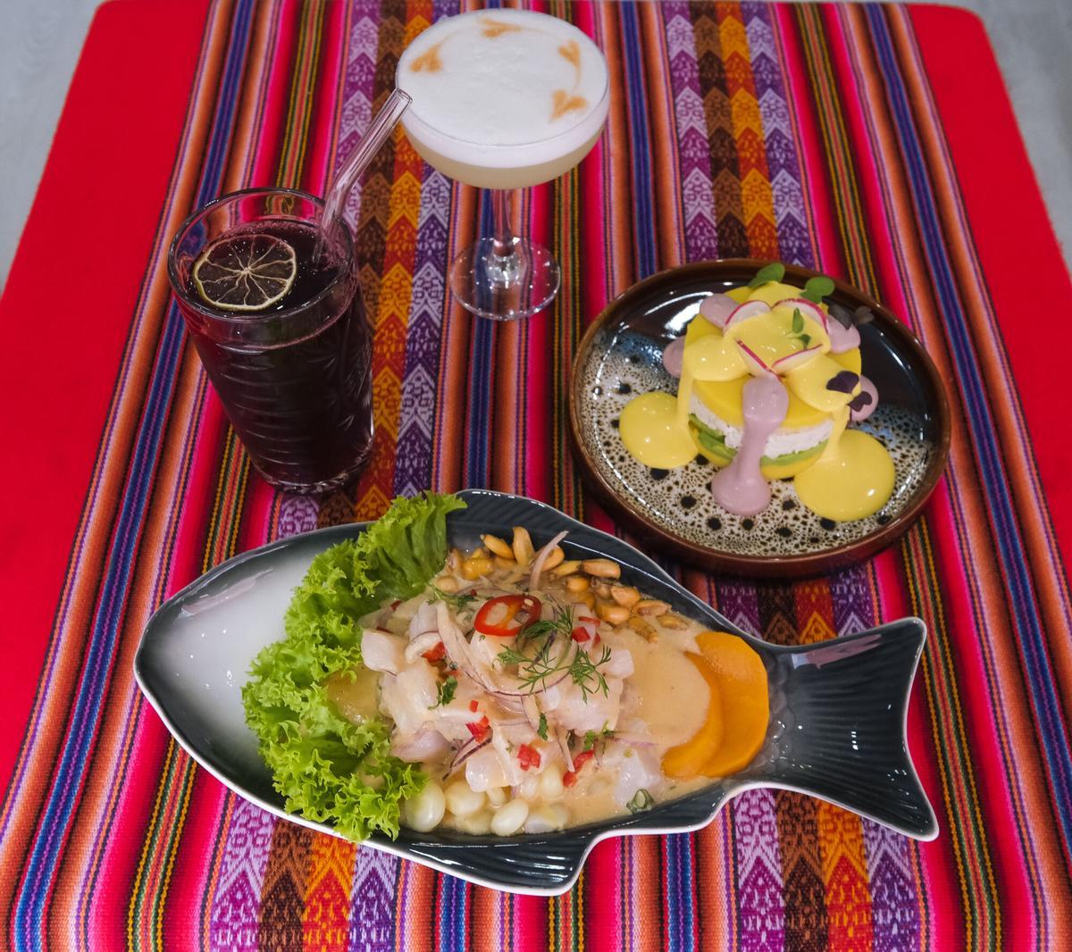 Ceviche y causa clásica, acompañadas de pisco sour y chicha morada.