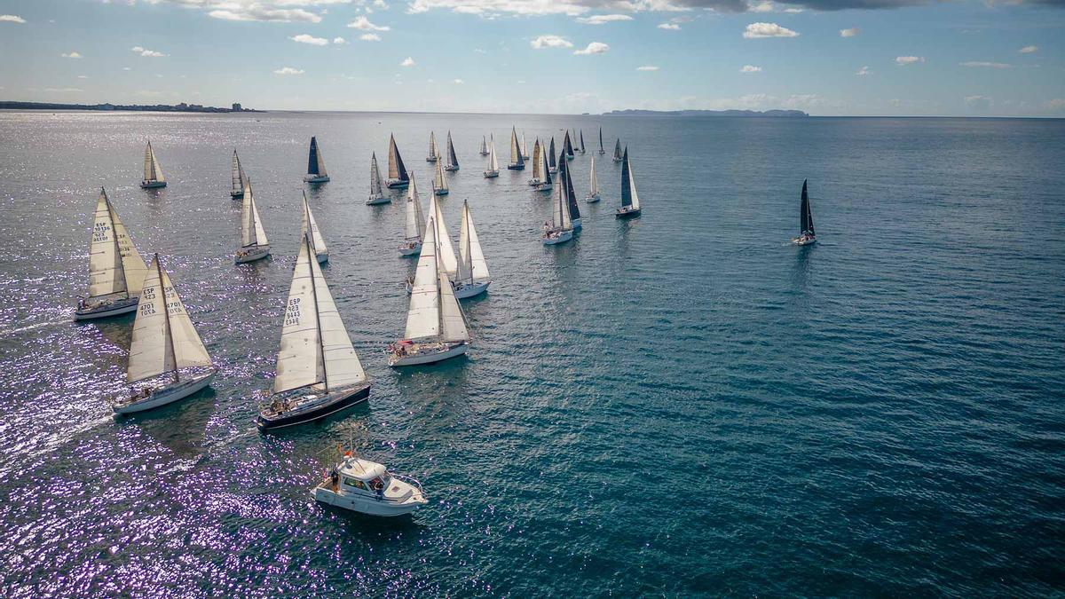 Panorámica de las regatas del XIX Trofeo Bodegas José Luis Ferrer