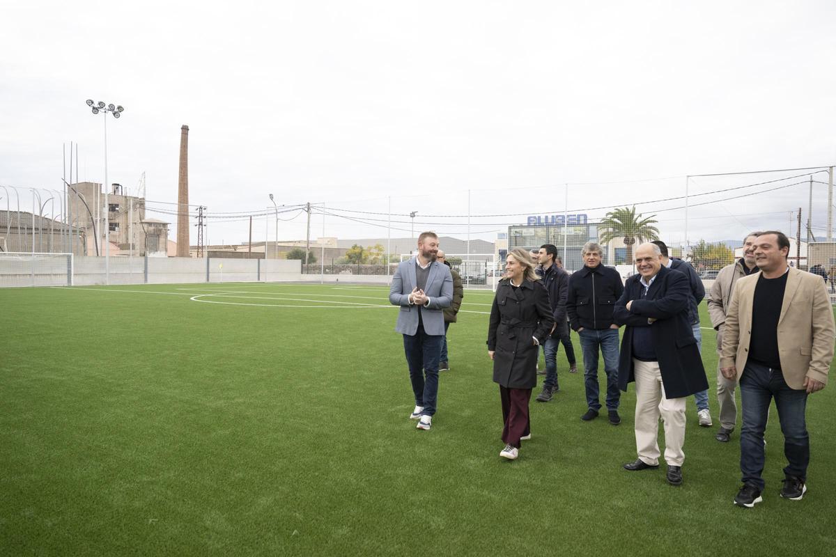 Foto de la visita al nuevo campo de fútbol en Benicarló.