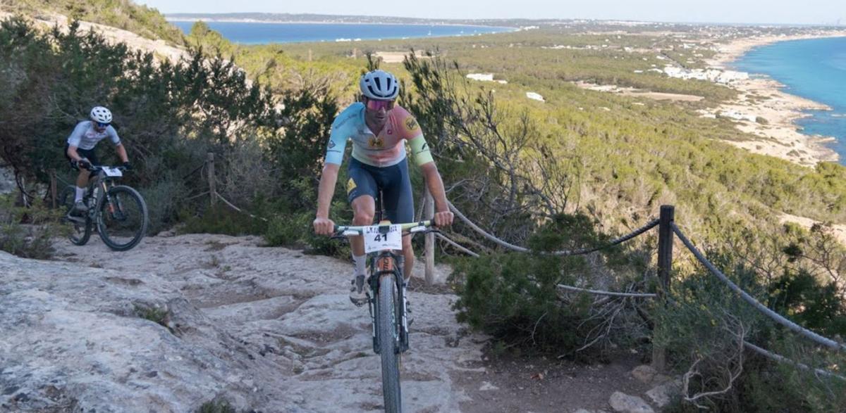 Efrén Fernández gana la Volta a Formentera y Morcillo pone la guinda