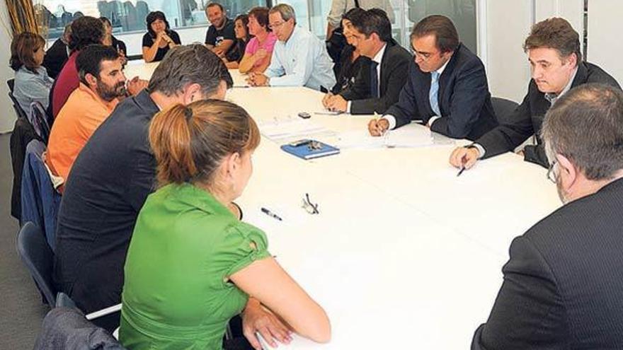 La reunión se llevó a cabo en el edificio administrativo de Campolongo durante más de dos horas.  // R. V.