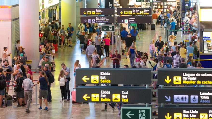 El aeropuerto recupera la ruta a Marruecos con vuelos a Casablanca y Nador