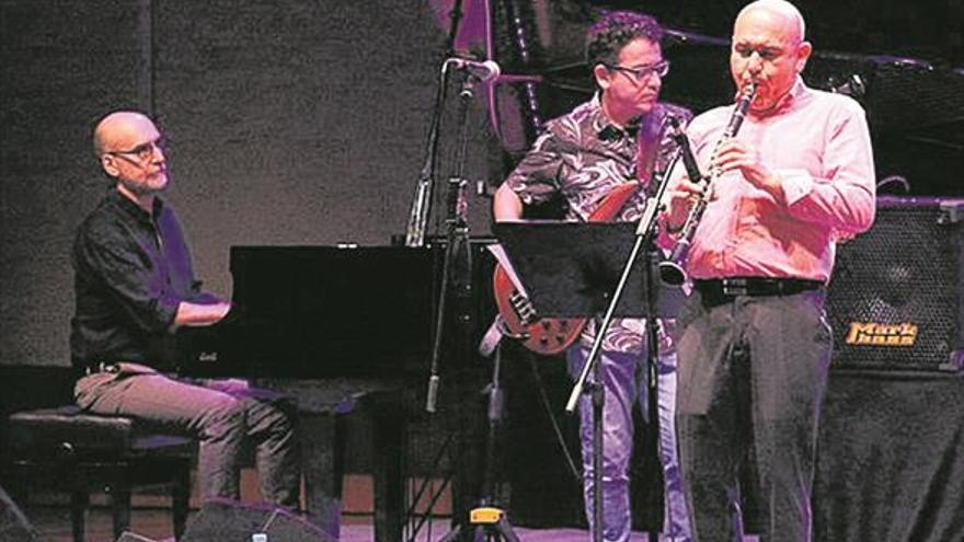 El festival de jazz de Peñíscola da comienzo con talento de Castellón