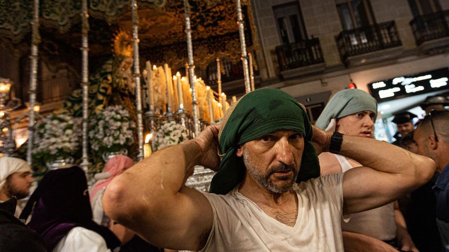 Las imágenes de las procesiones de la tarde del Domingo de Ramos en Alicante