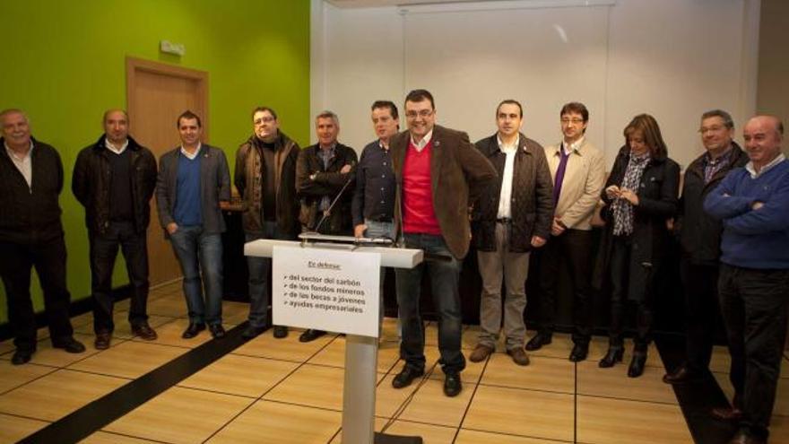 Miguel Ángel Sainz-Pardo, Belarmino Álvarez, David Moreno, Fernando Alonso, Marcelino Martínez, Marcelino Marcos, Adrián Barbón, Tomás Cueria, Enrique Fernández, Esther Díaz, Ovidio García y José Antonio Muñiz, en Pola de Laviana.