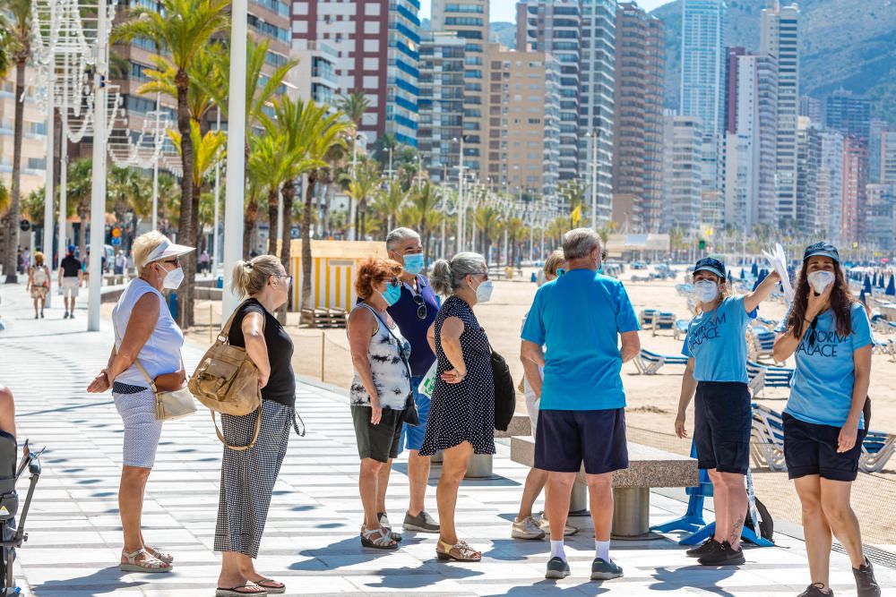 Quejas de usuarios en la apertura de las playas parceladas en Benidorm