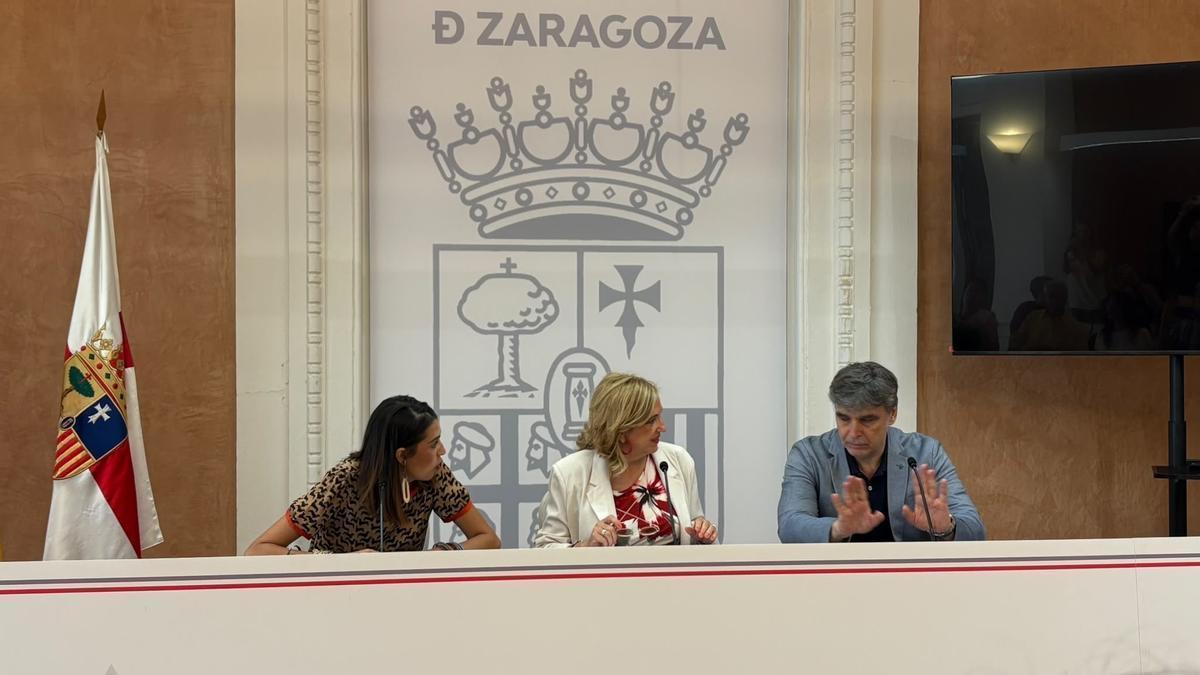 La diputada delegada de Cooperación y Solidaridad Internacional de la DPZ, Nerea Marín; la rectora de la Universidad de Zaragoza, Rosa Bolea, y el vicerrector de Internacionalización y Cooperación, Sergio Salinas Alcega.