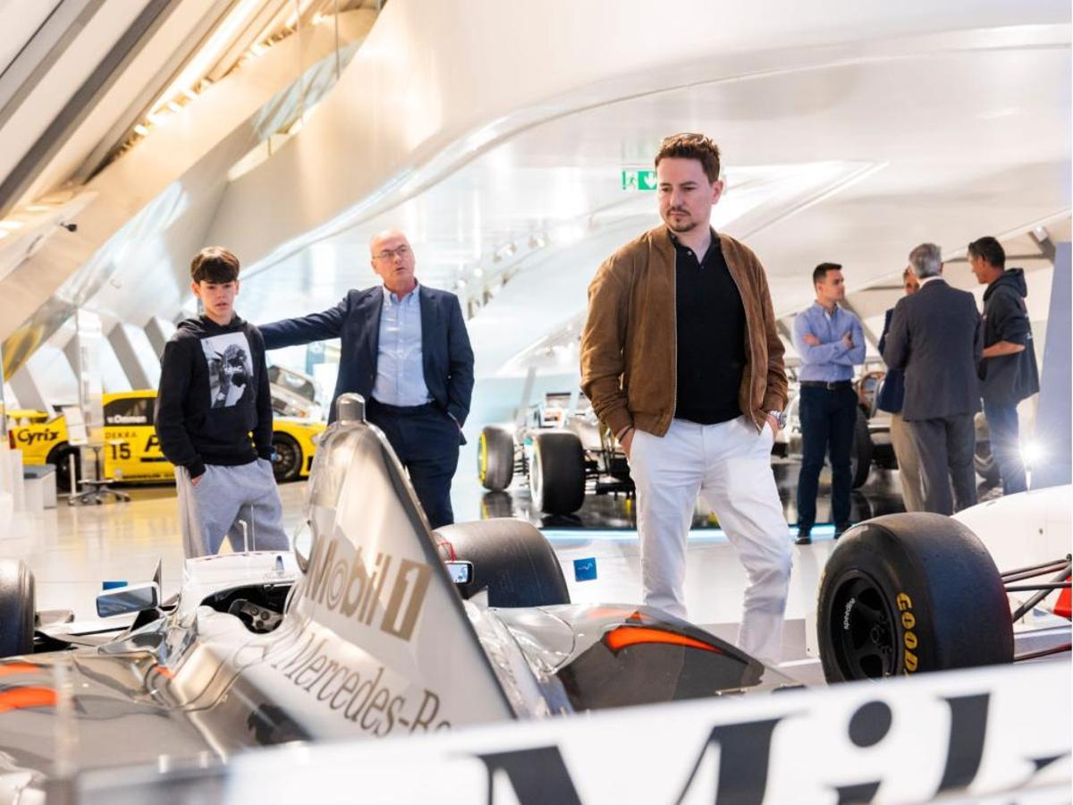 Jorge Lorenzo y Víctor Cubeles en el Mobility City de Zaragoza
