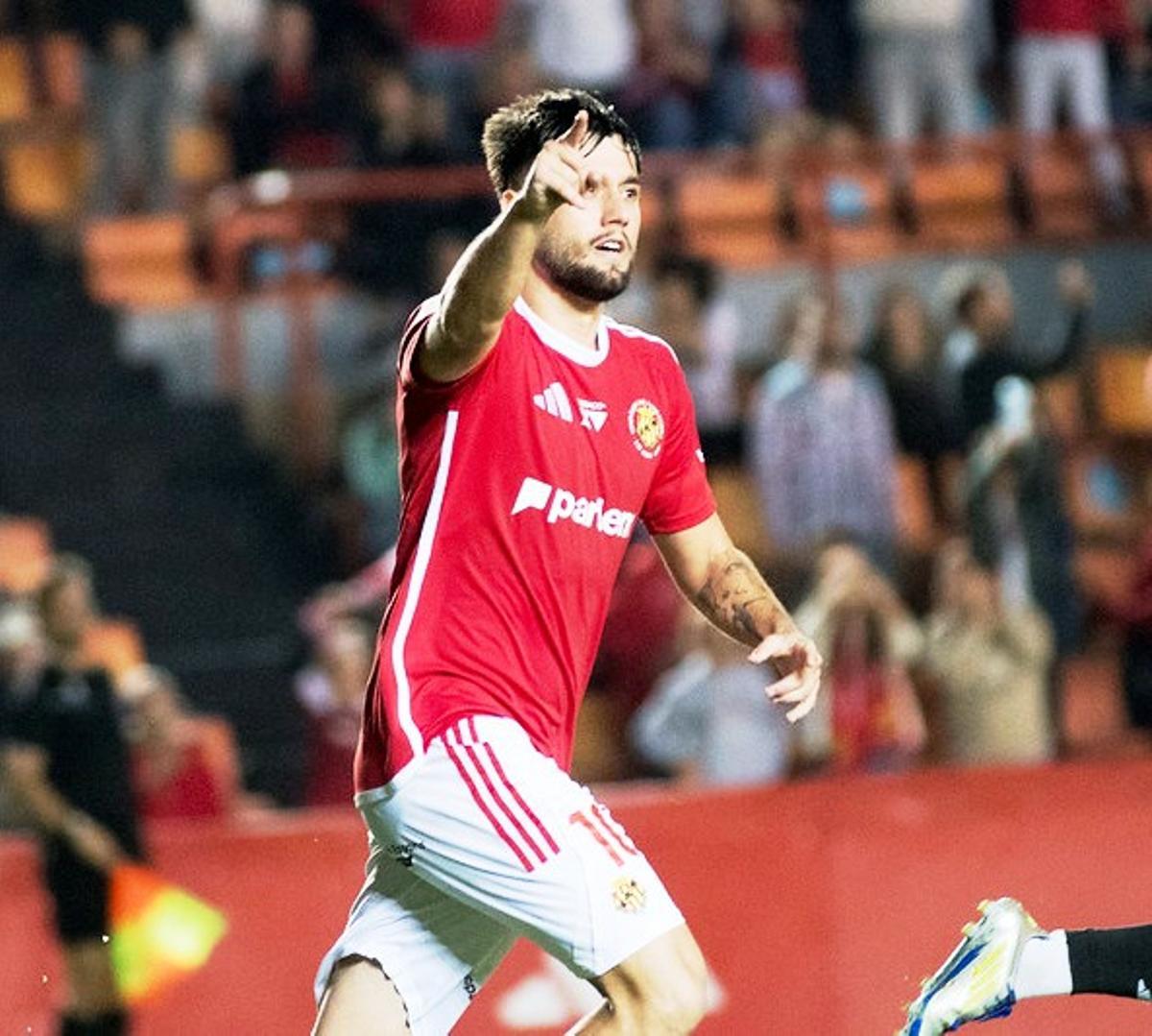 Jaume Jardí celebra un gol con el Nástic de Tarragona.