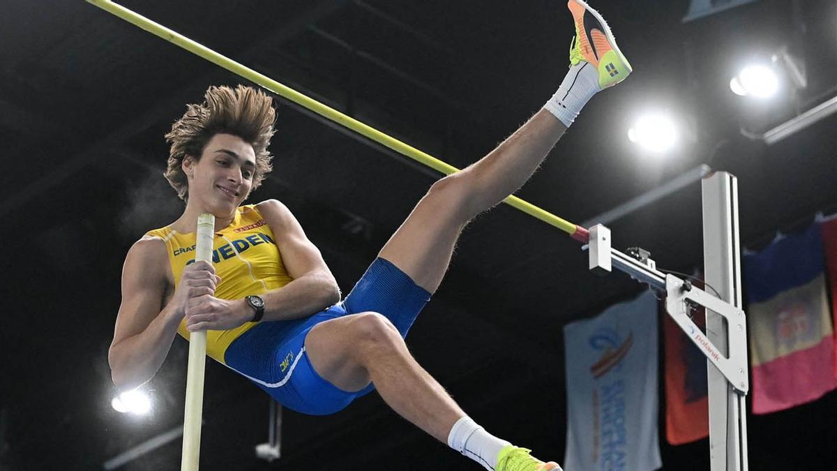 Duplantis paseó su superioridad por la final de pértiga