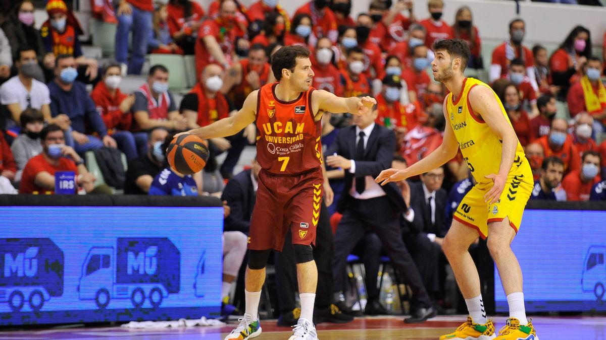 El base Tomás Bellas, del UCAM Murcia CB, durante el partido frente al Morabanc Andorra.