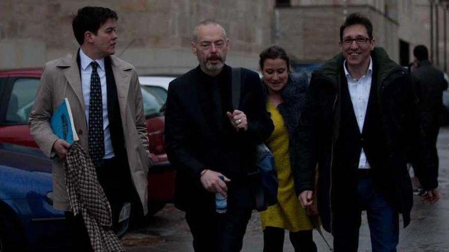 James Baillieu y Mark Padmore junto a Alberto Martín camino de San Cipriano.