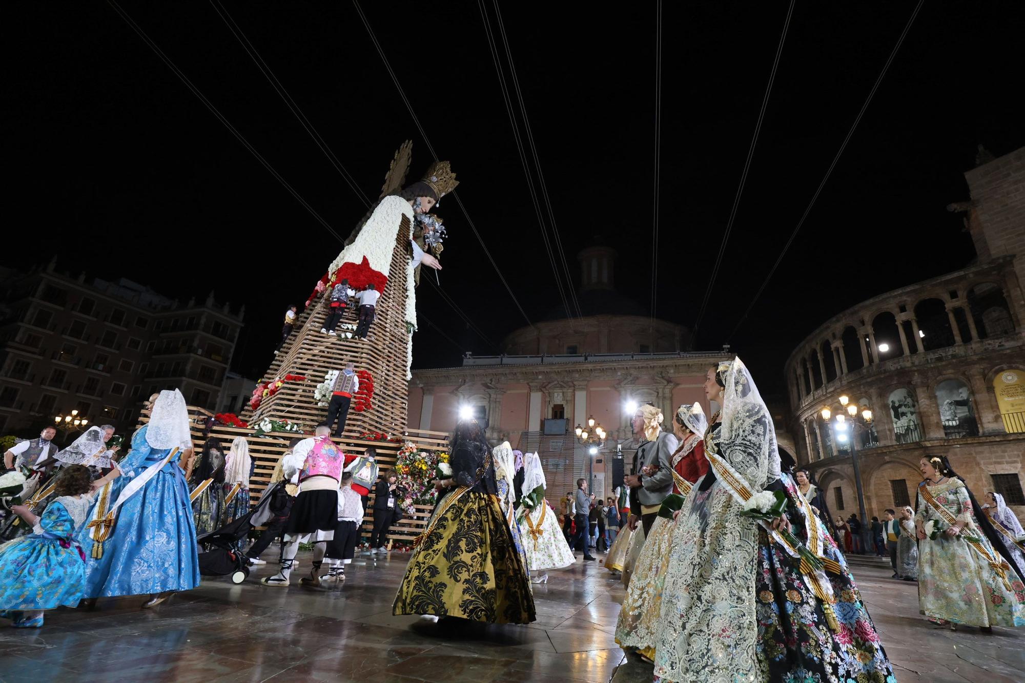 Búscate en el primer día de la Ofrenda en la calle San Vicente entre las 21 y las 22 horas