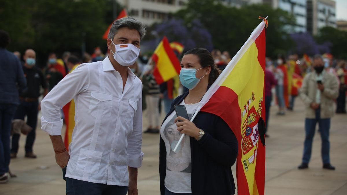 La asistencia de Lorite a la manifestación contra el Gobierno de Sánchez agita la polémica