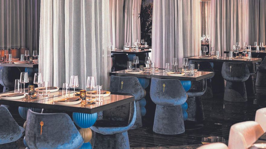 El restaurante de Gordon Ramsay en Ibiza es el escenario ideal para cenar y tomar un cóctel antes de salir a la pista de baile. | FOTOS: HELL’S KITCHEN