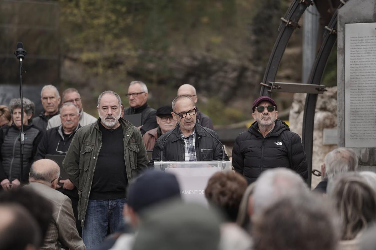 Emili Díaz, fill d'una de les víctimes, durant l'homenatge