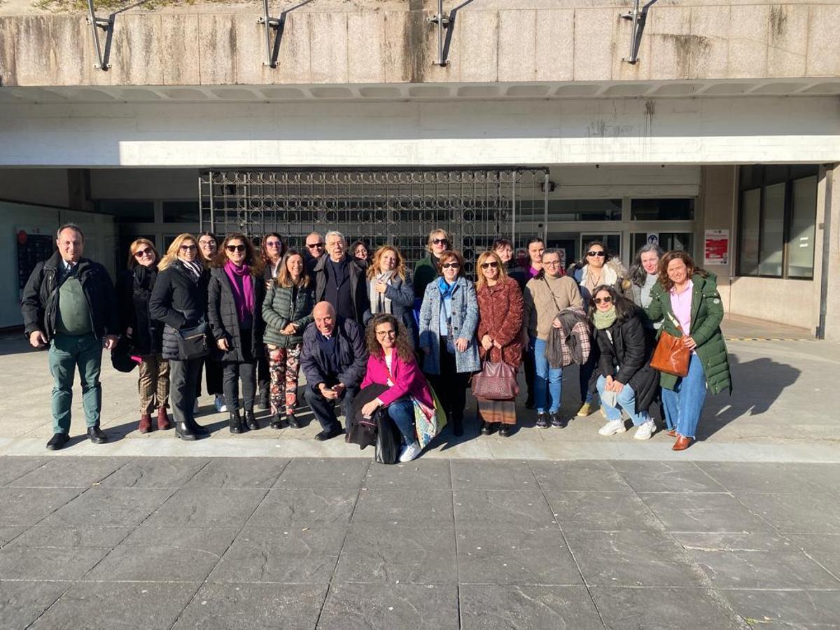 Foto de familia de los participantes en el proyecto durante la visita.