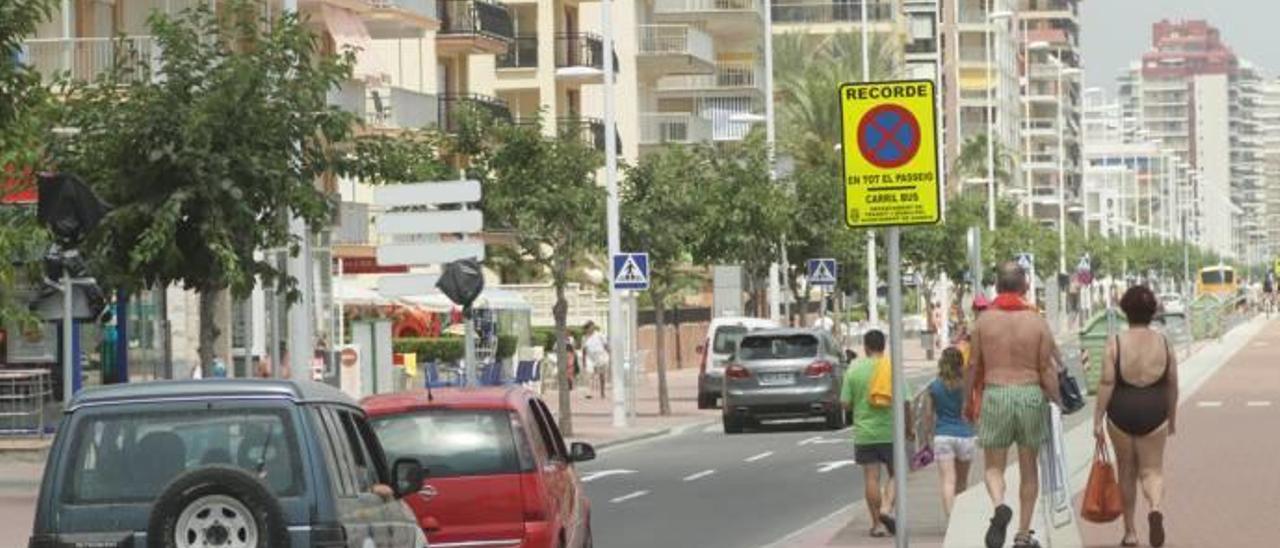 Gandia será una de las primeras playas con cargadores públicos para móviles