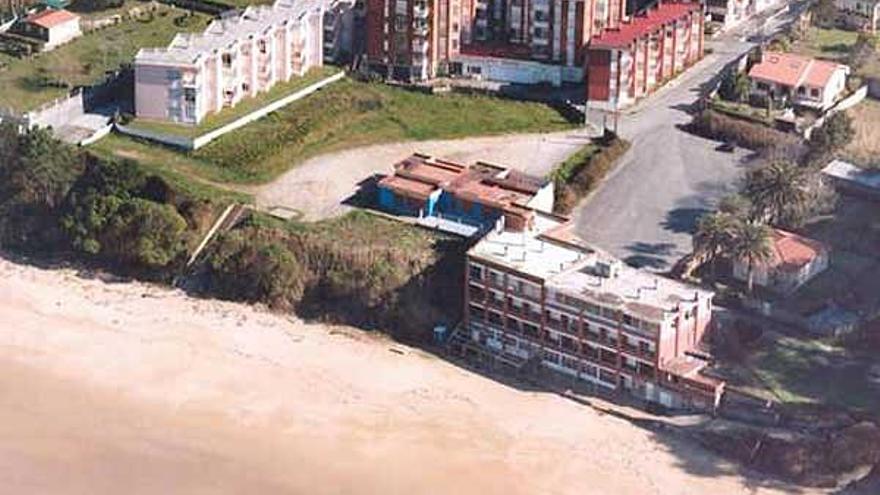 Vista aérea del Hotel de Ber, todavía en pie, antes del comienzo de las obras de demolición.