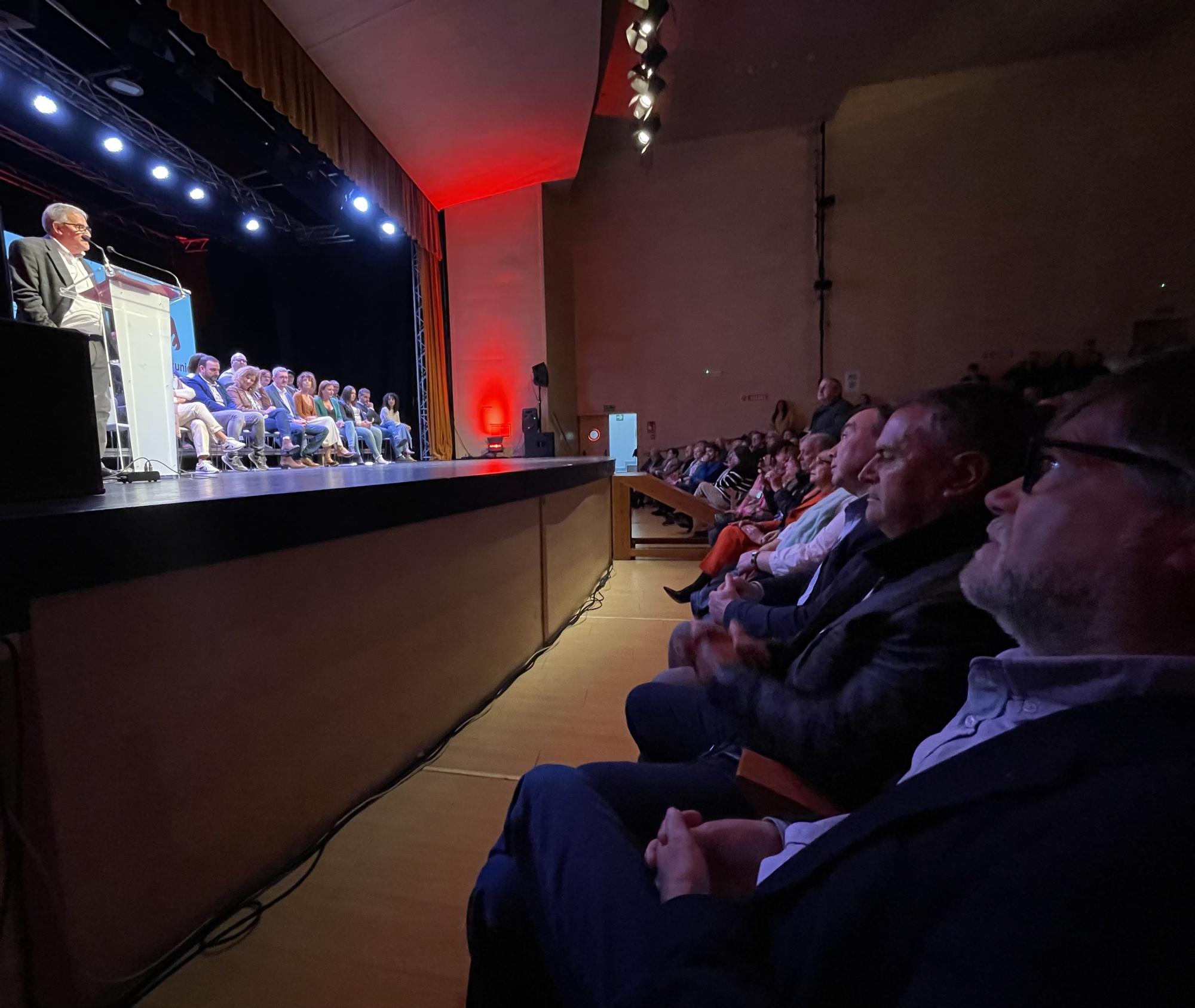 Presentación de la candidatura de Aníbal Vázquez, en el Auditorio Teodoro Cuesta de Mieres.