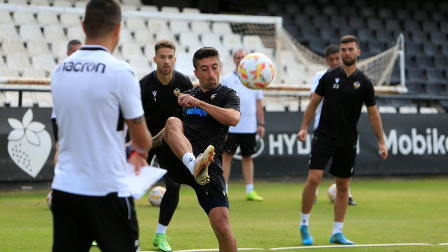 La previa | El Castellón quiere dar un golpe de autoridad  en el campo del Cornellà