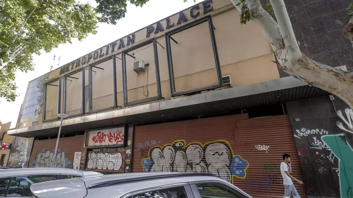 Cort comprará GESA y el cine Metropolitan con el dinero del parque de Bomberos y de la pista de Son Moix