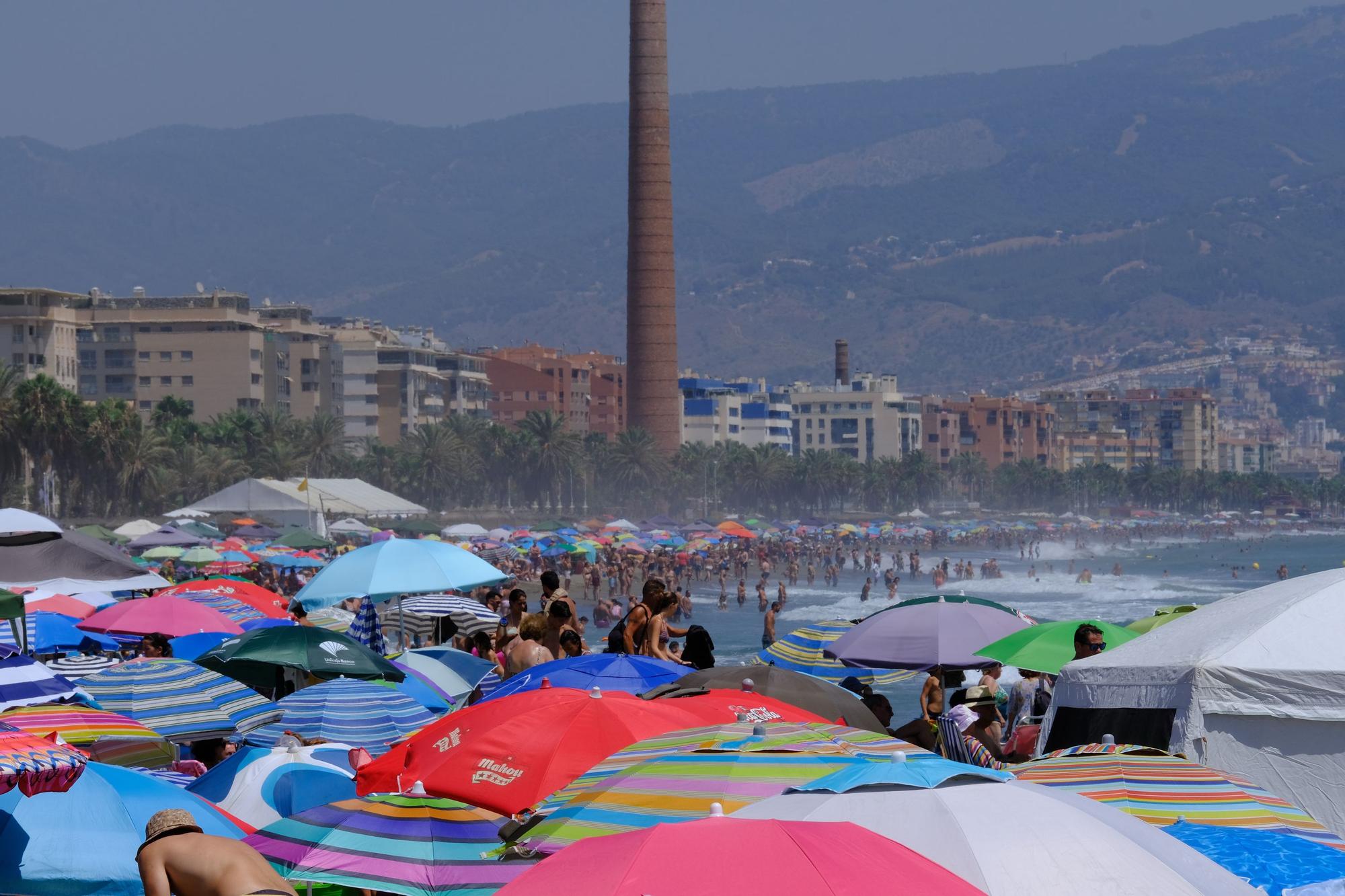 Las playas de Málaga llenas en el fin de semana de inicio de las vacaciones de agosto
