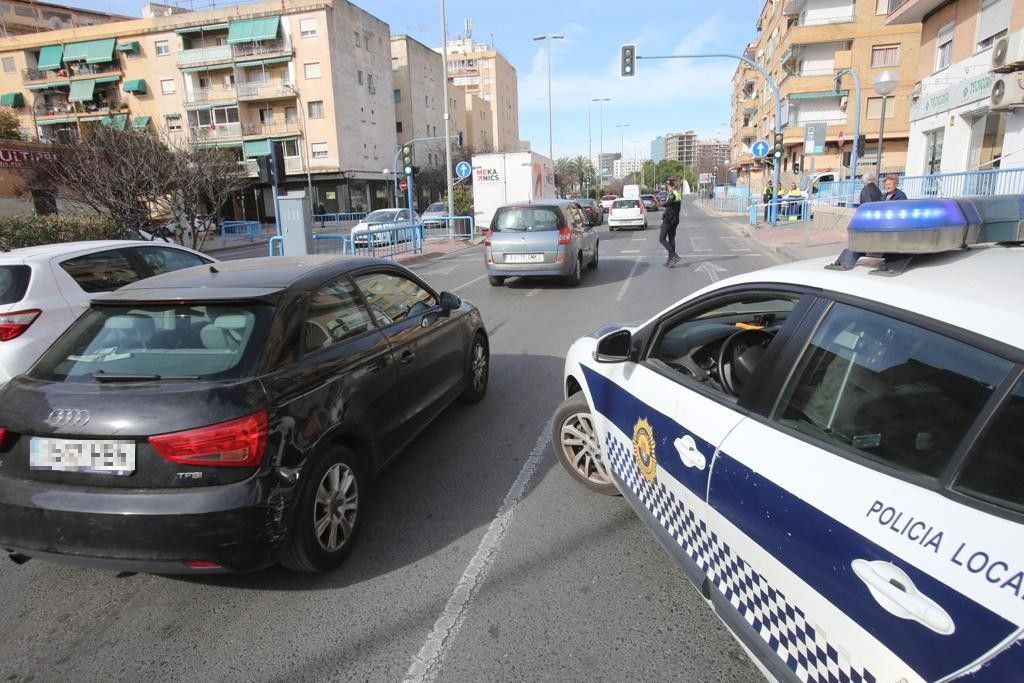 Susto en Alicante por la caída de una cornisa en la calle Sidi Ifni