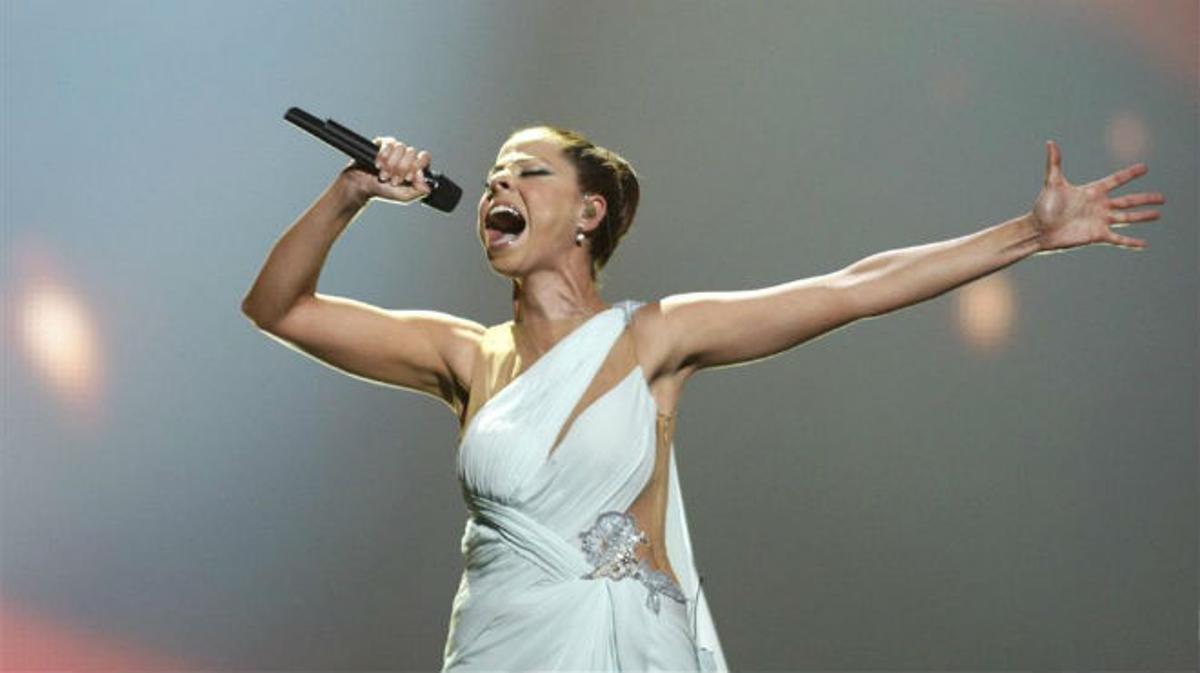 Desmayo de Pastora Soler provocado por miedo escénico en un concierto en Sevilla.