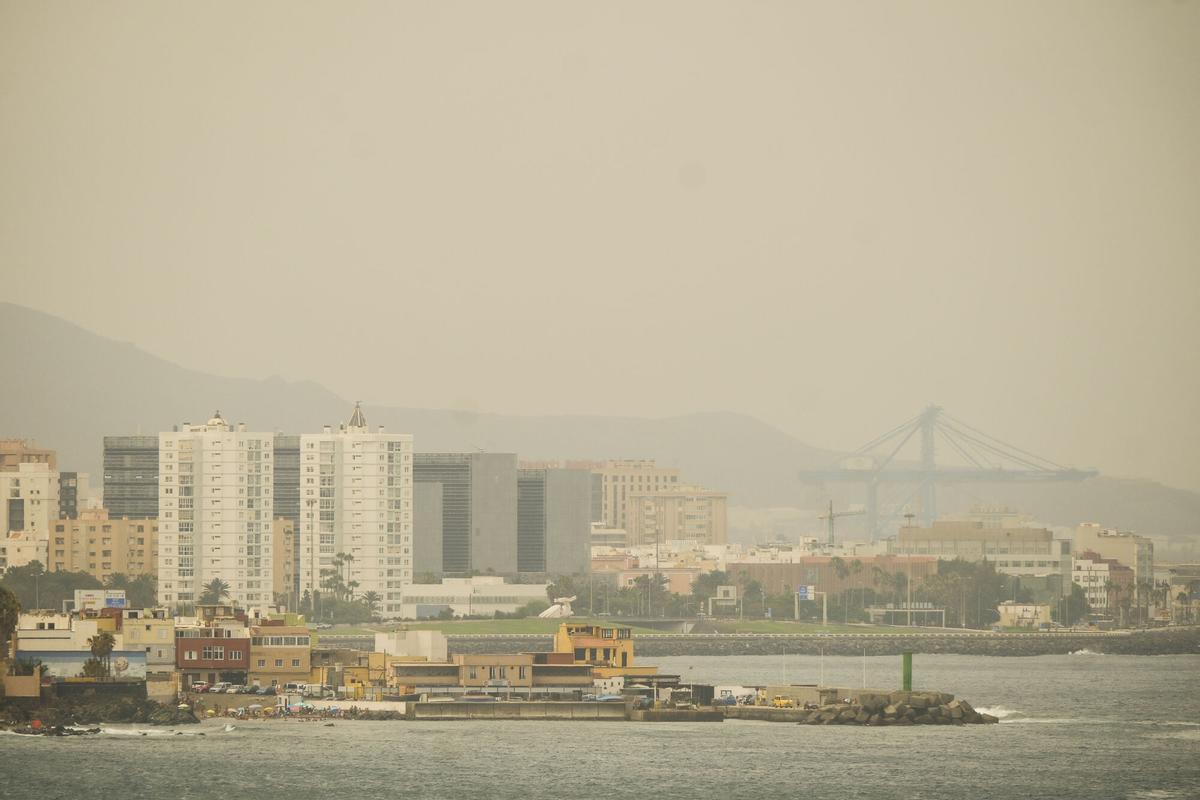 Ola de calor y calima en Las Palmas de Gran Canaria (1/8/2026)