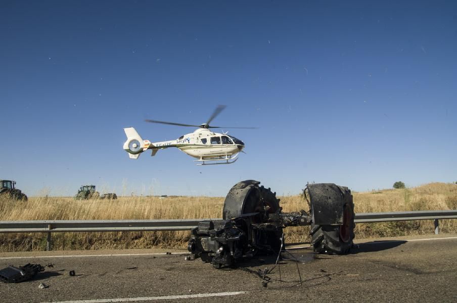 Accidente entre un autobús y un tractor en Fuentes