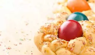 Así se prepara una mona de Pascua sin azúcar