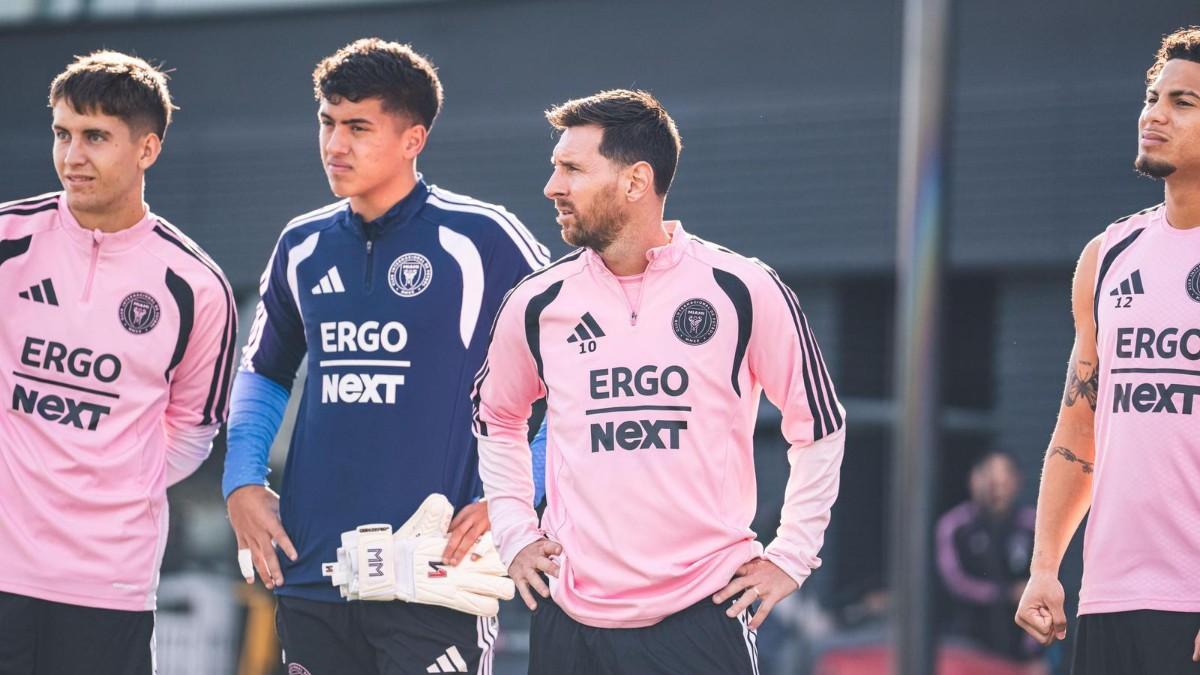 Daniel Pinter, con Leo Messi en un entrenamiento de Inter Miami