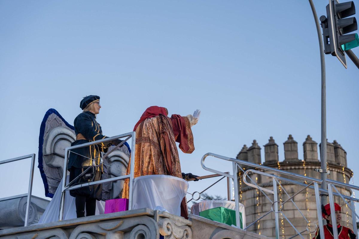 Fotogalería | Así fue el paso de los Reyes Magos por Badajoz