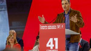 El presidente del Gobierno, Pedro Sánchez, durante su discurso de clausura del 41 congreso federal del PSOE, este domingo en Sevilla.