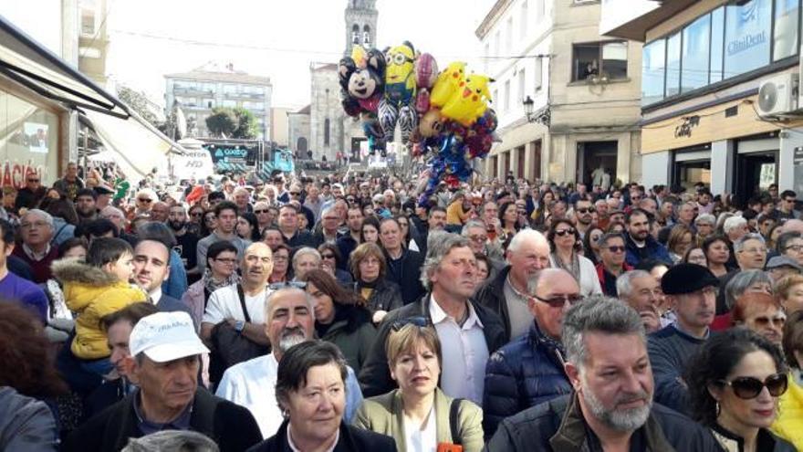 Cientos de personas abarrotan Lalín por la 51.ª Feira do Cocido