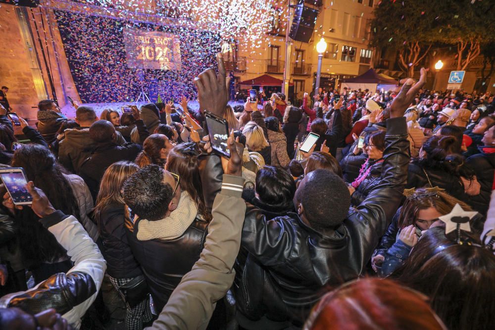 Fiesta en la Plaça Baix Nochevieja 2019 en Elche