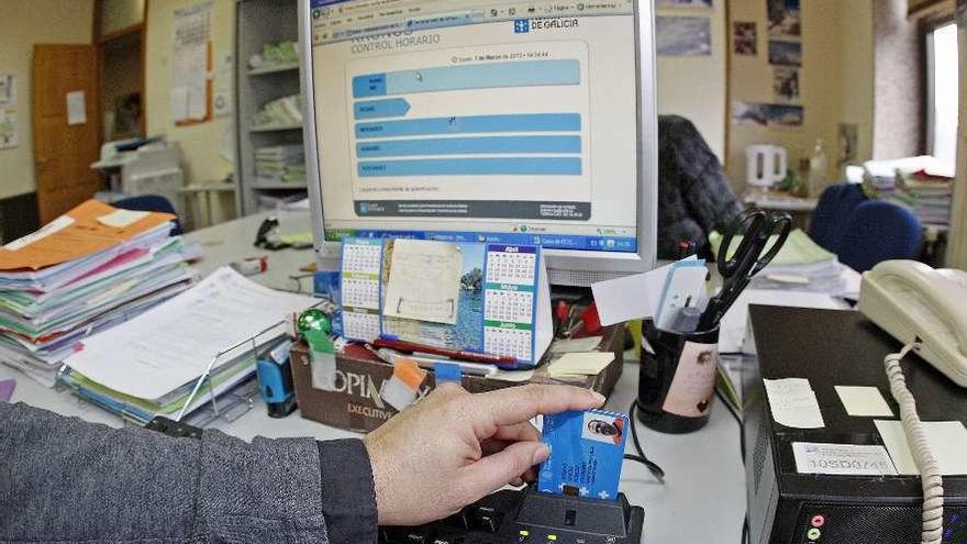 La Xunta ya controla el horario del 92% de los empleados públicos desde sus ordenadores