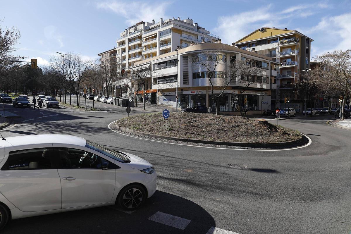 La rotonda de l'avinguda Lluís Pericot, amb els arbres talats.