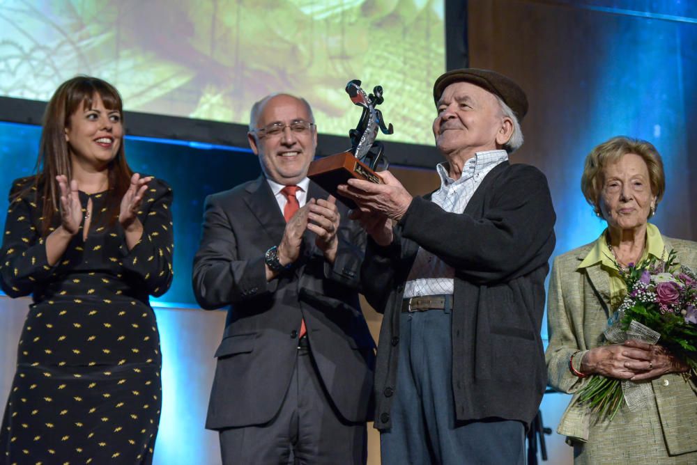 Los artesanos son homenajeados por el Cabildo