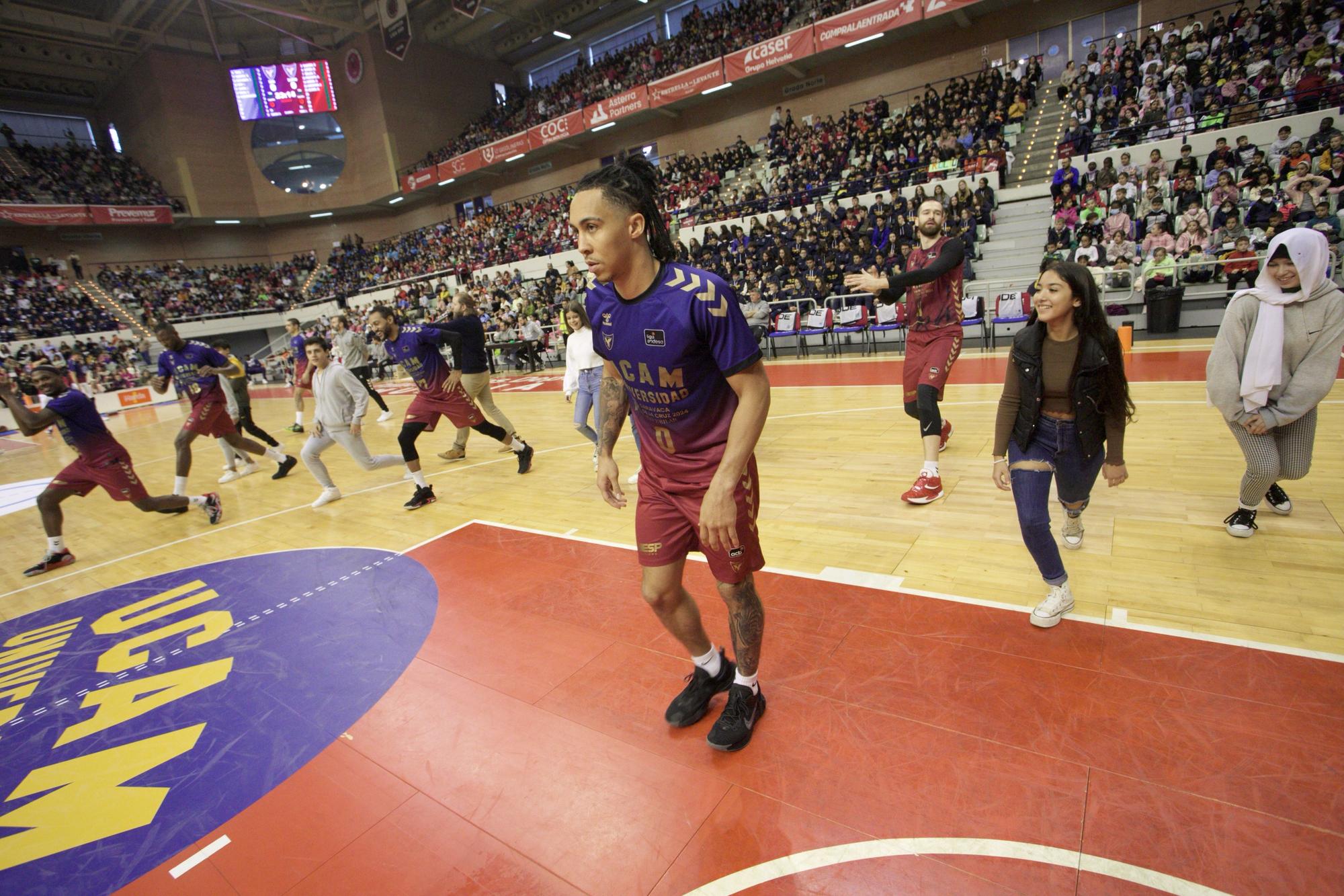 Partido del recreo en el UCAM Murcia con miles de escolares